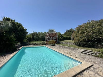 /international/fr/saint-vincent-de-barbeyrargues-languedoc-roussillon-310108529298/