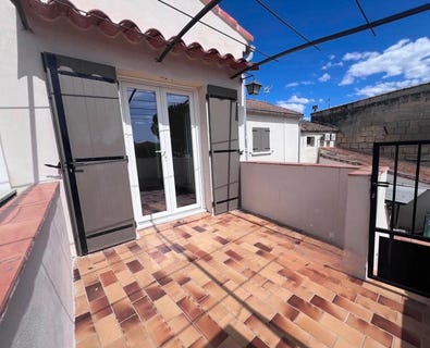 /international/fr/fourques-languedoc-roussillon-310108764141/