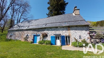 /international/fr/egliseneuve-d-entraigues-auvergne-310108157516/