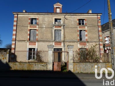 /international/fr/thenezay-charente-310107912918/