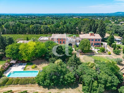 /international/fr/carpentras-provence-alpes-cote-d-azur-310108677503/