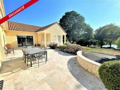 /international/fr/les-landes-genusson-pays-de-la-loire-310109079701/