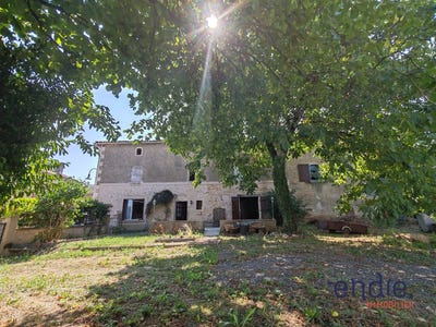 /international/fr/la-ferriere-airoux-charente-310101642944/