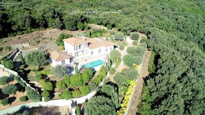 /international/fr/borgo-corsica-310106445999/
