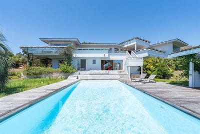 /international/fr/bonifacio-corsica-310119501856/