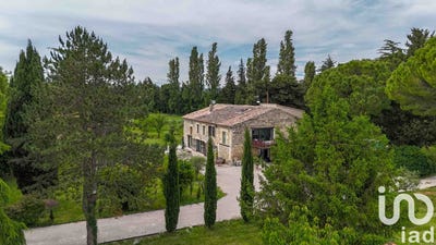 /international/fr/rognonas-provence-alpes-cote-d-azur-310099944336/?lang=en