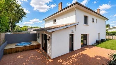/international/fr/ambares-et-lagrave-aquitaine-310108459139/