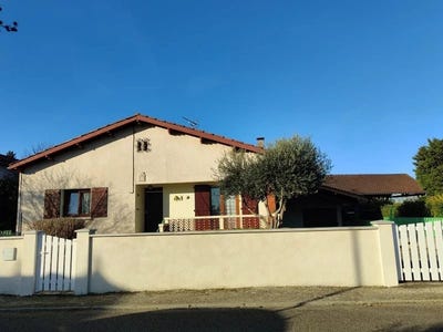 /international/fr/auch-midi-pyrenees-310105805990/?lang=th