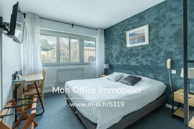 /international/fr/salon-de-provence-provence-alpes-cote-d-azur-310099286842/