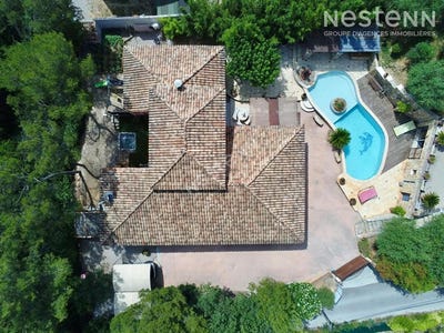 /international/fr/rocbaron-provence-alpes-cote-d-azur-310100283966/