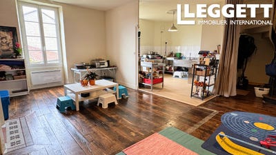 /international/fr/montmoreau-charente-310107293623/