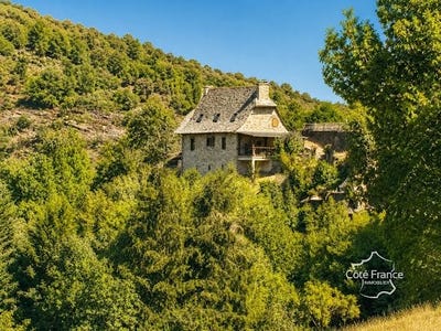 /international/fr/cassaniouze-auvergne-310109940438/