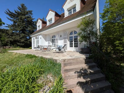 /international/fr/valloire-sur-cisse-centre-val-de-loire-310108400061/