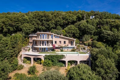 /international/fr/cabris-provence-alpes-cote-d-azur-310108526849/