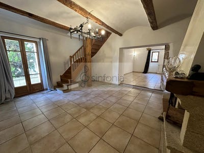 /international/fr/allegre-les-fumades-languedoc-roussillon-310098839422/?lang=en