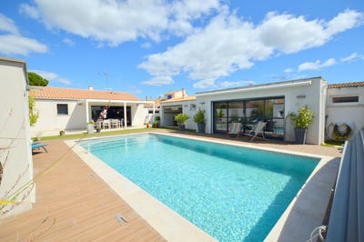/international/fr/lunel-languedoc-roussillon-310108487374/