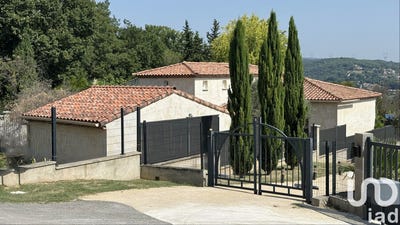 /international/fr/saint-julien-de-peyrolas-languedoc-roussillon-310105890595/