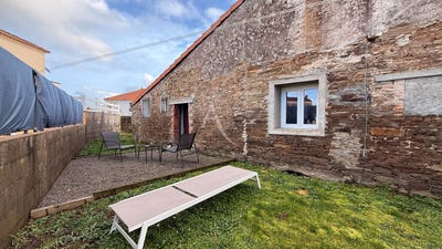 /international/fr/chateau-guibert-pays-de-la-loire-310108759769/