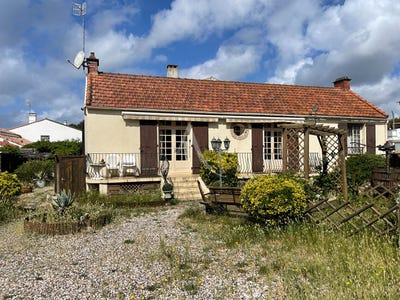 /international/fr/jard-sur-mer-pays-de-la-loire-310108726295/