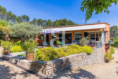 /international/fr/vaison-la-romaine-provence-alpes-cote-d-azur-310108760735/