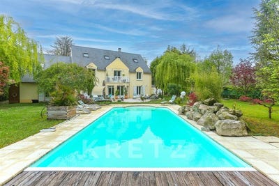 /international/fr/pierrefonds-picardie-310101250874/?lang=en