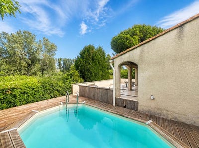 /international/fr/montfrin-languedoc-roussillon-310108793311/