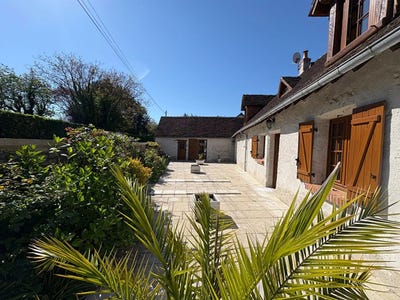 /international/fr/cour-cheverny-centre-val-de-loire-310101109417/?lang=zh-tw