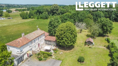 /international/fr/angouleme-charente-310108403550/