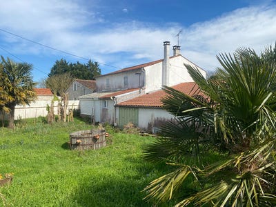 /international/fr/la-gripperie-saint-symphorien-charente-310104472436/