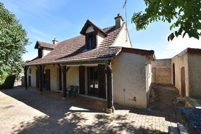 /international/fr/paray-le-monial-burgundy-310100860838/