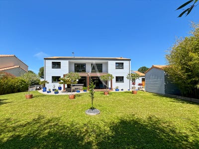 /international/fr/challans-pays-de-la-loire-310108559599/