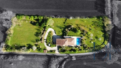 /international/fr/bassoues-midi-pyrenees-310099229046/?lang=zh-tw