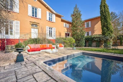 /international/fr/villefranche-sur-saone-rhone-310098925522/