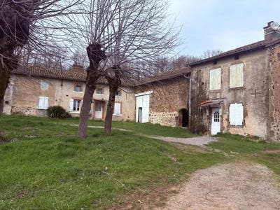 /international/fr/rochechouart-limousin-310108674025/