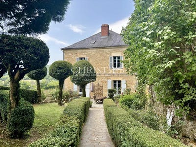 /international/fr/beynac-et-cazenac-aquitaine-310101972766/