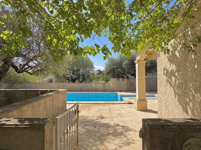/international/fr/saint-just-et-vacquieres-languedoc-roussillon-310110288554/