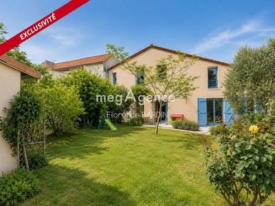 /international/fr/cholet-pays-de-la-loire-310108404925/
