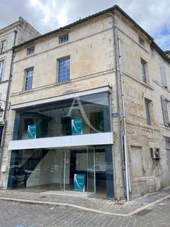 /international/fr/fontenay-le-comte-pays-de-la-loire-310109219045/