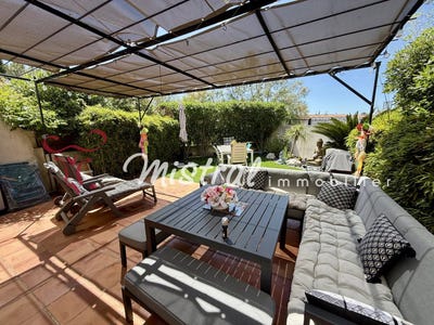 /international/fr/aigues-mortes-languedoc-roussillon-310108315523/