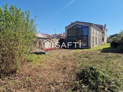 /international/fr/arcais-charente-310105232835/