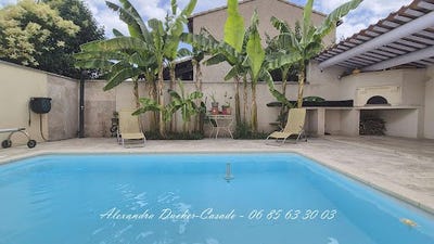 /international/fr/les-mees-provence-alpes-cote-d-azur-310100884725/