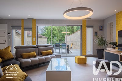 /international/fr/saint-jean-d-angely-charente-310108270685/