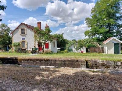 /international/fr/epineuil-le-fleuriel-centre-val-de-loire-310098840020/?lang=zh-tw