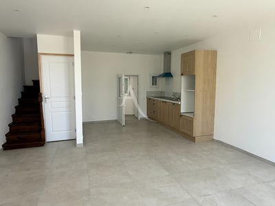 /international/fr/saintes-charente-310108922854/