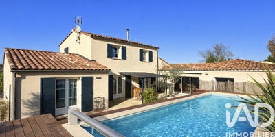 /international/fr/carsan-languedoc-roussillon-310105894416/