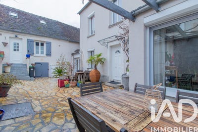 /international/fr/thomery-ile-de-france-310105263865/