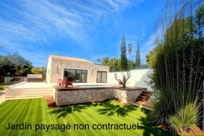 /international/fr/uzes-languedoc-roussillon-310101227589/?lang=en