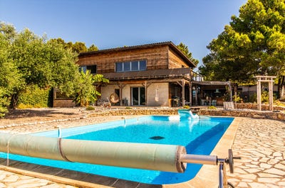 /international/fr/bize-minervois-languedoc-roussillon-310107794149/
