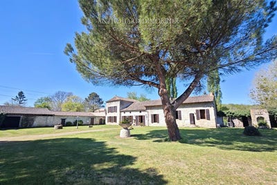 /international/fr/montpeyroux-aquitaine-310108943411/