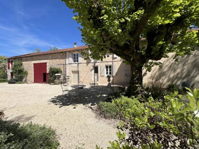 /international/fr/civaux-charente-310107368210/